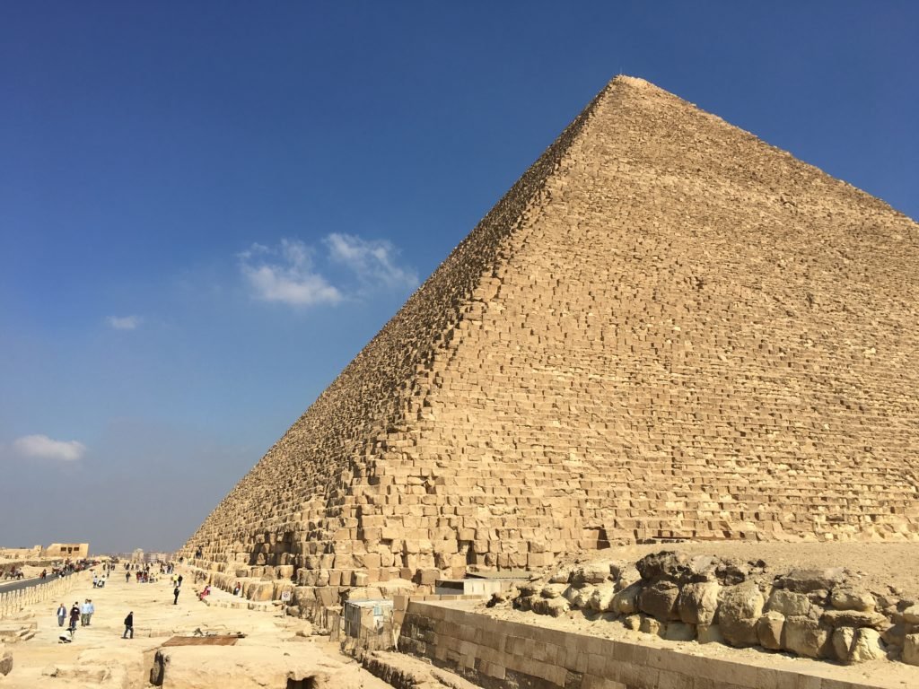 The mystery around the massive blocks of Khufu's Great Pyramid