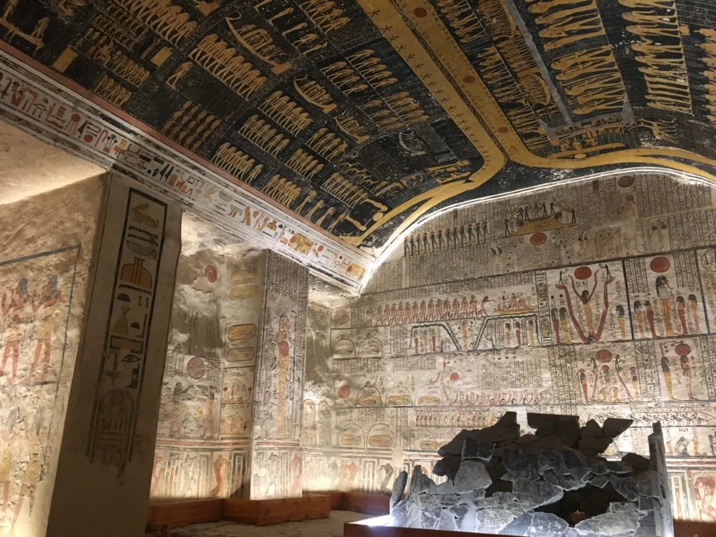 Magnificent decoration of the burial chamber and remains of the sarcophagus